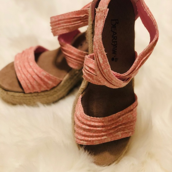BEARPAW Women’s sandals! - Picture 2 of 2